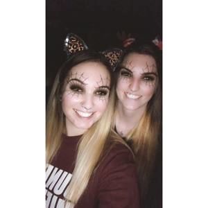 Meet your Posher, Danielle